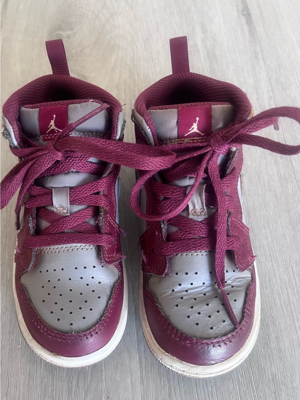 Kids Jordan 1 Mid TD “Cherrywood Red”